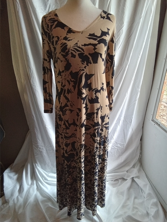 Soft Surroundings Dresses & Skirts - Soft Surroundings Beige and Black Floral V-Neck Maxi Dress‎ SM